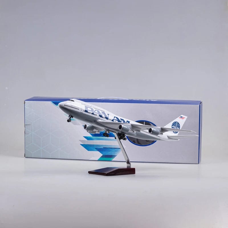 ALDO Creative Arts Collectibles Scale Model PAN AM Airplane Boeing 747 B747 Model Aircraft With Landing Gears and LED Lights