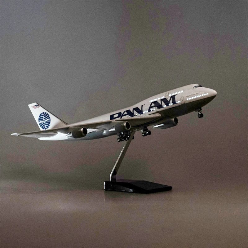 ALDO Creative Arts Collectibles Scale Model With Lights PAN AM Airplane Boeing 747 B747 Model Aircraft With Landing Gears and LED Lights