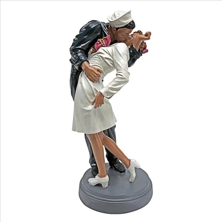 ALDO Decor > Artwork > Sculptures & Statues 5"Wx5"Dx12"H. 3 lbs. / New / resin Victory Kiss Celebrating End of WWII Small Desktop Statue