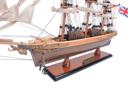 ALDO Hobbies & Creative Arts> Collectibles> Scale Model Cutty Sark China Clipper Tall Ship Small Wood Model Sailboat Assembled