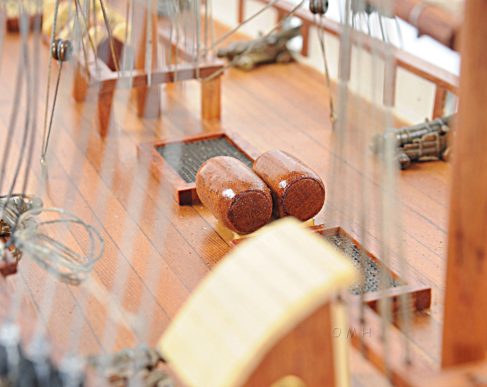 ALDO > Hobbies & Creative Arts> Collectibles> Scale Model Harvey Baltimore Clipper Painted Tall Ship Large Wood Model Boat Assembled