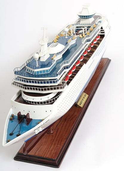 ALDO Hobbies & Creative Arts> Collectibles> Scale Model Majesty of the Seas Royal Caribbean Passenger Ship Ocean Liner Wood Model Assembled