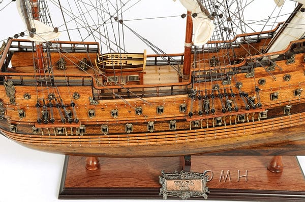Aldo Hobbies & Creative Arts> Collectibles> Scale Model new / Wood / L: 29.5 W: 9 H: 28 Inches Wasa Swedish Royal Navy Exclusive Edition Tall Ship Medium Wood Model Sailboat Assembled