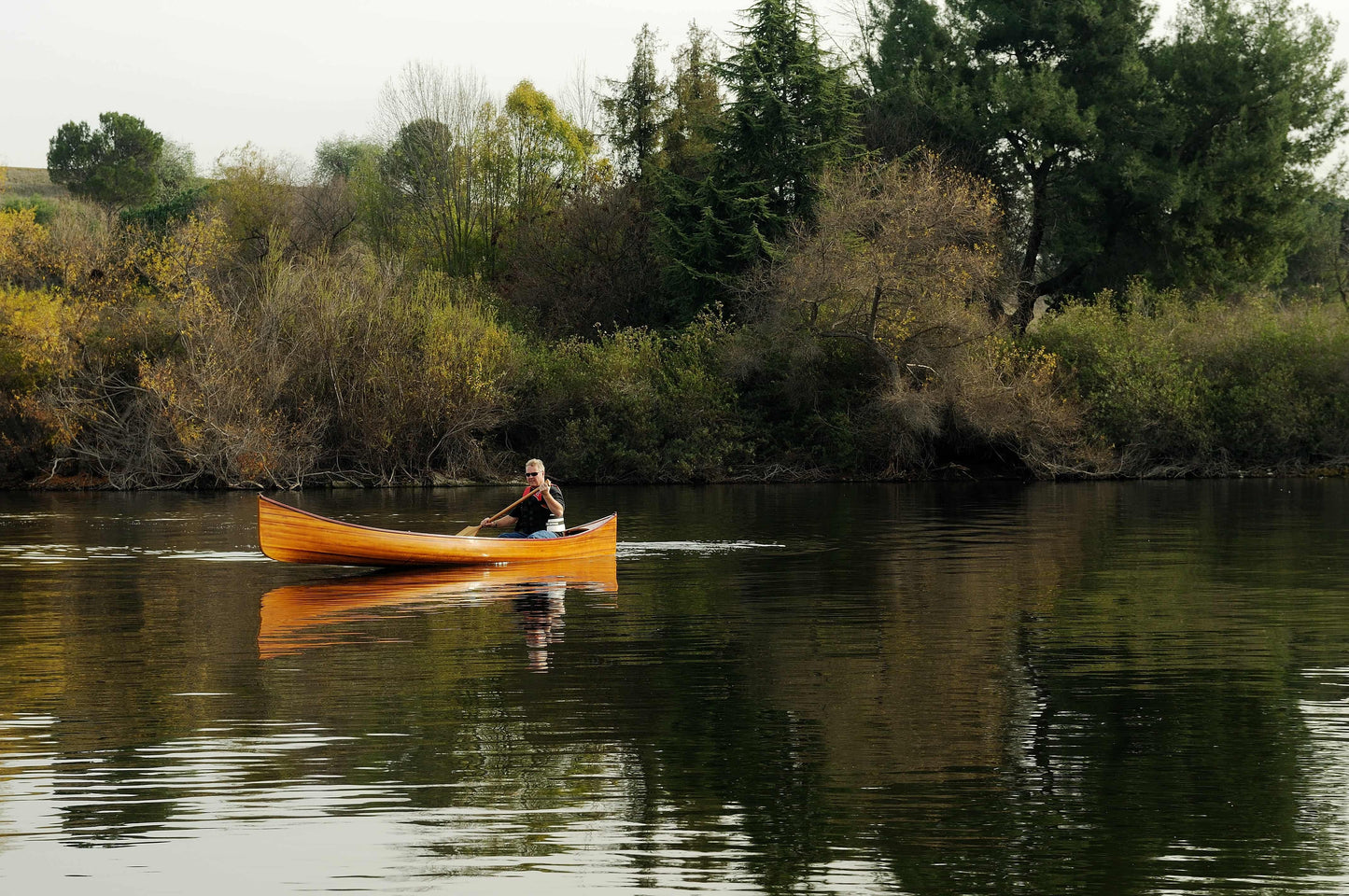 ALDO Kayaking, Canoeing & Rafting>Canoes L: 216 W: 35.5 H: 27 Inches / NEW / wood Real High Quality Canadian Cedar Canoe With Ribs18 feet