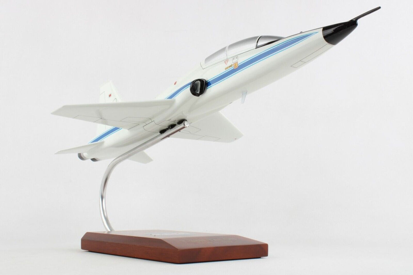 ALDO Creative Arts Collectibles Scale Model 17.00" in length has a 8.25" wingspan / NEW / Wood NASA Northrop T-38N Talon Airplane Wood Model Assembled