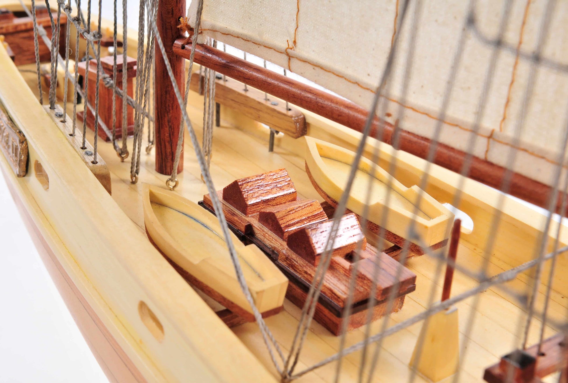 ALDO Creative Arts Collectibles Scale Model Bluenose II  Racing Yacht  Sailboat Small Wood Model Assembled