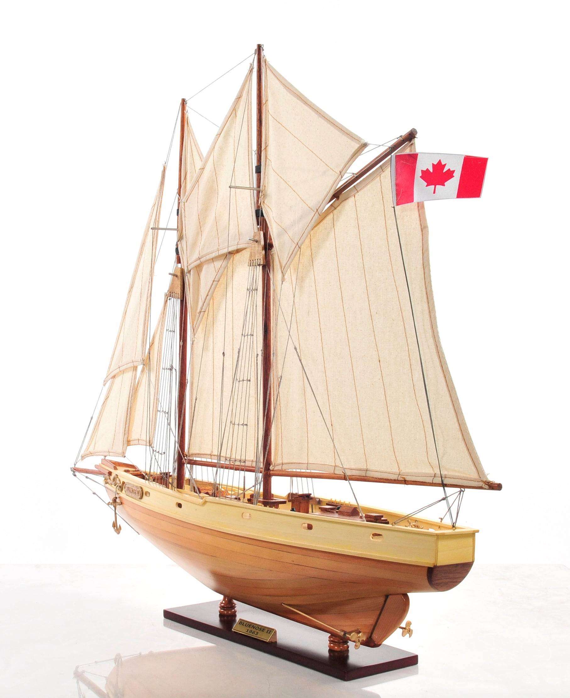 ALDO Creative Arts Collectibles Scale Model Bluenose II  Racing Yacht  Sailboat Small Wood Model Assembled