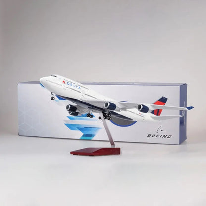 ALDO Creative Arts Collectibles Scale Model Delta Airlines Boeing 747 B747  Model Aircraft With Landing Gears and LED Lights