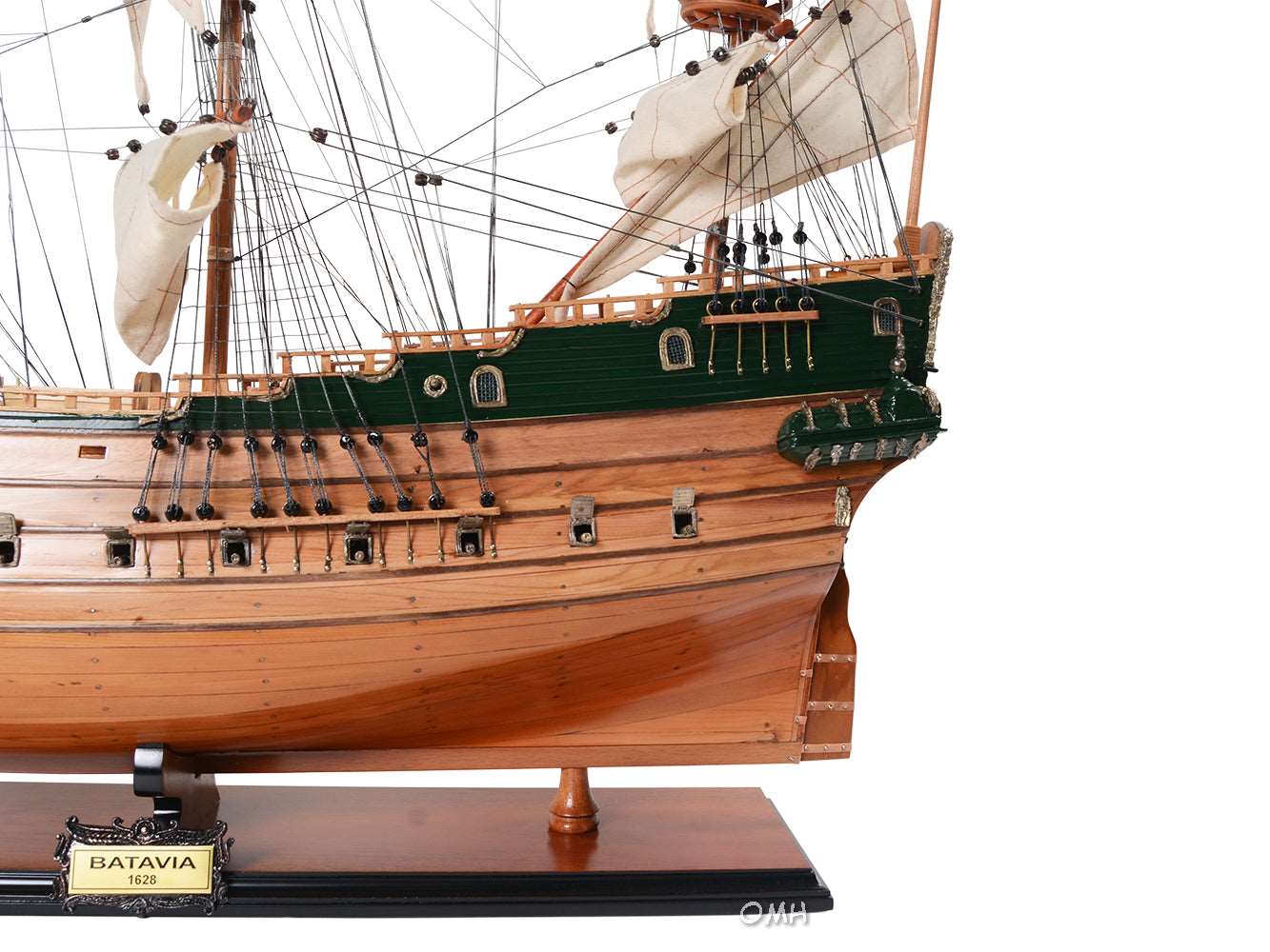 ALDO Creative Arts Collectibles Scale Model L: 37 W: 10.5 H: 29.25 Inches / NEW / wood Botavia Dutch East India Company Ship Exclusive Edition Sailboat Wood Model Assembled