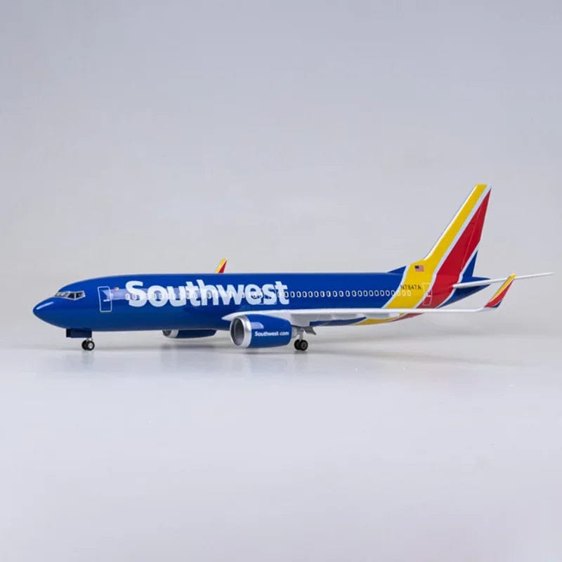 ALDO Creative Arts Collectibles Scale Model Southwest Airlines Boeing 737-700 B737-700  Model Aircraft With Landing Gears and LED Lights