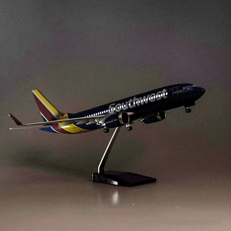 ALDO Creative Arts Collectibles Scale Model With Lights Southwest Airlines Boeing 737-700 B737-700  Model Aircraft With Landing Gears and LED Lights