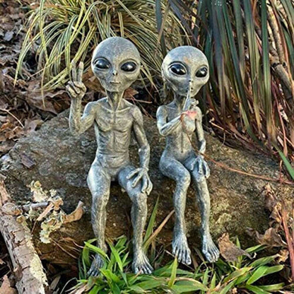 ALDO Decor > Artwork > Sculptures & Statues Aliens Friends Statues Set Of Two