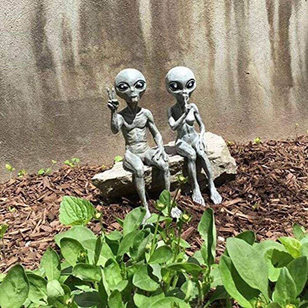ALDO Decor > Artwork > Sculptures & Statues Aliens Friends Statues Set Of Two
