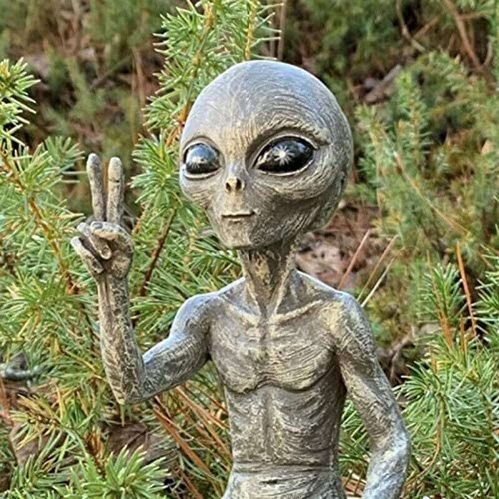 ALDO Decor > Artwork > Sculptures & Statues Aliens Friends Statues Set Of Two
