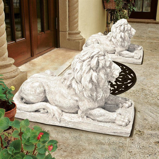 ALDO Décor>Artwork>Sculptures & Statues Lion Sentinel  Lyndhurst Castle Gates Garden Sculptures Set Of Two