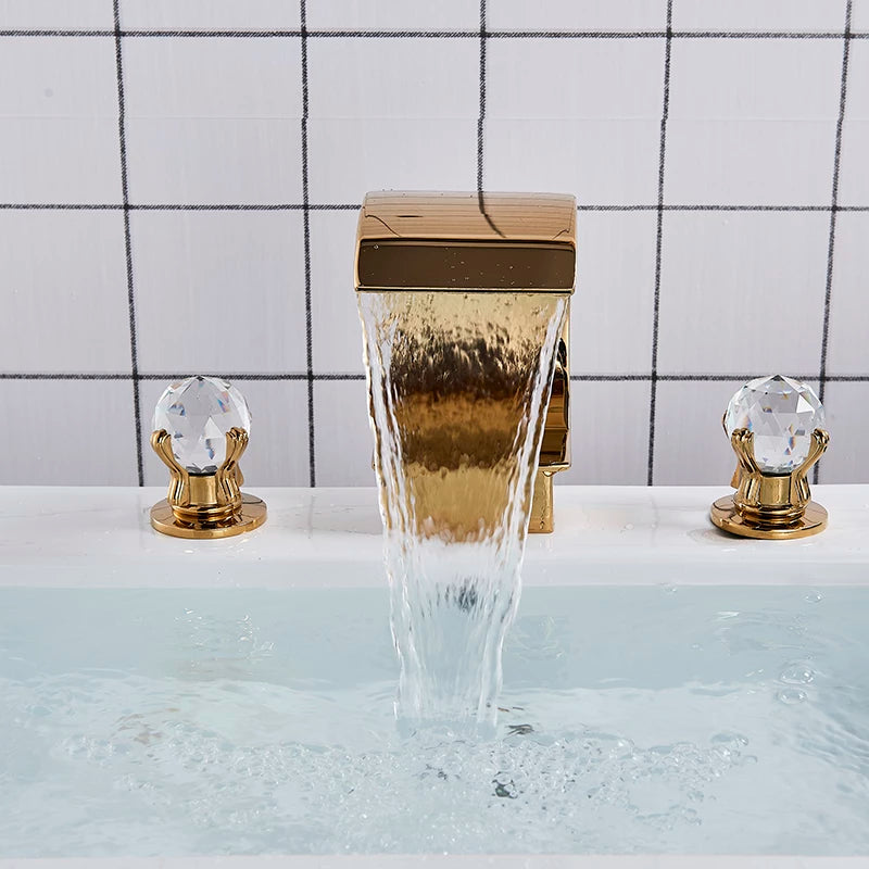 ALDO Hardware>Plumbing Fixtures Luxury Retro European Style Bathroom Basin Faucet Brass Deck Mounted Double Handles Cold and Hot Waterfall