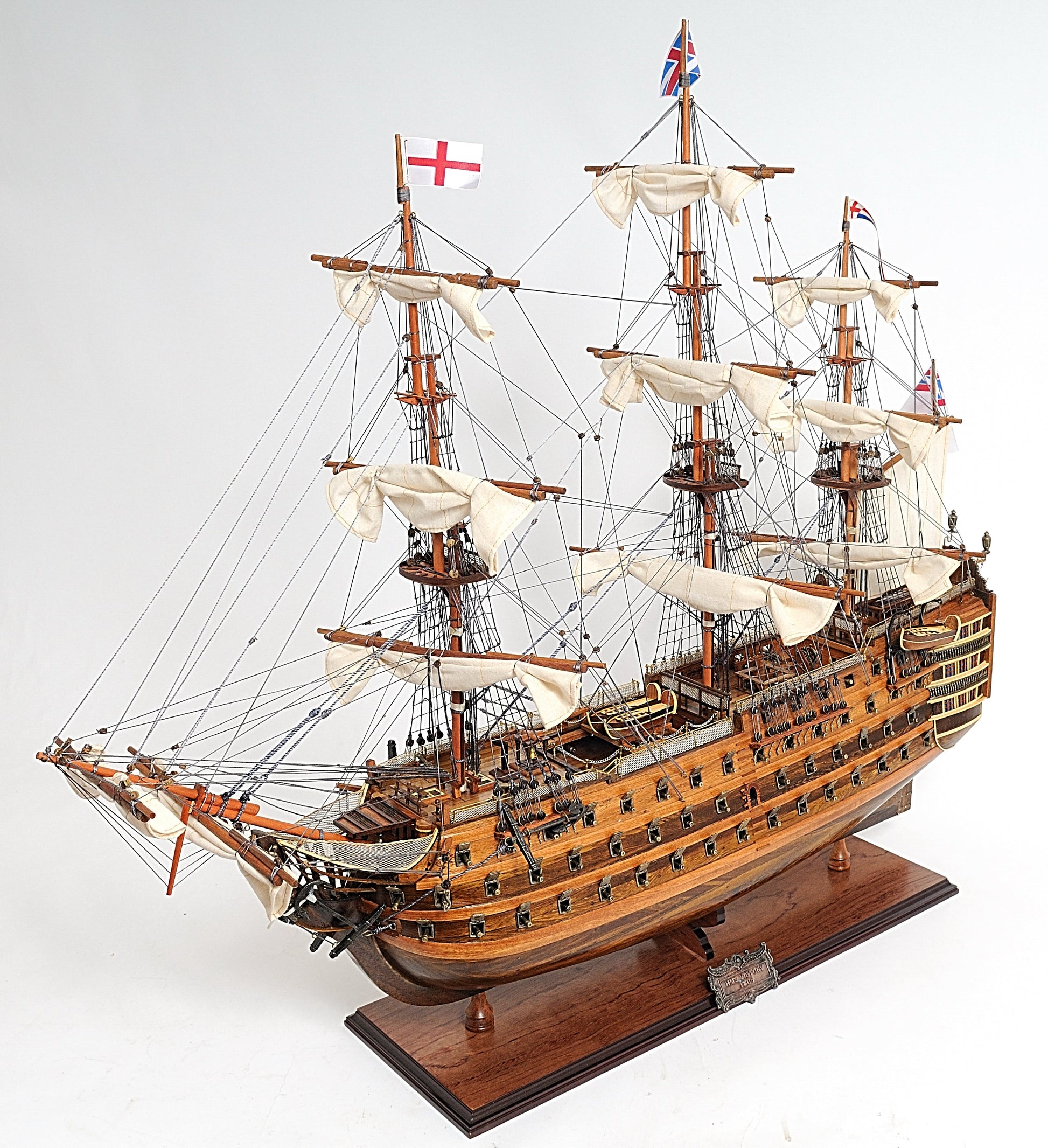 ALDO Hobbies & Creative Arts> Collectibles> Scale Model HMS Victory Admiral Nelsons Flagship Tall Ship Midsize EE Wood Model Sailboat Assembled