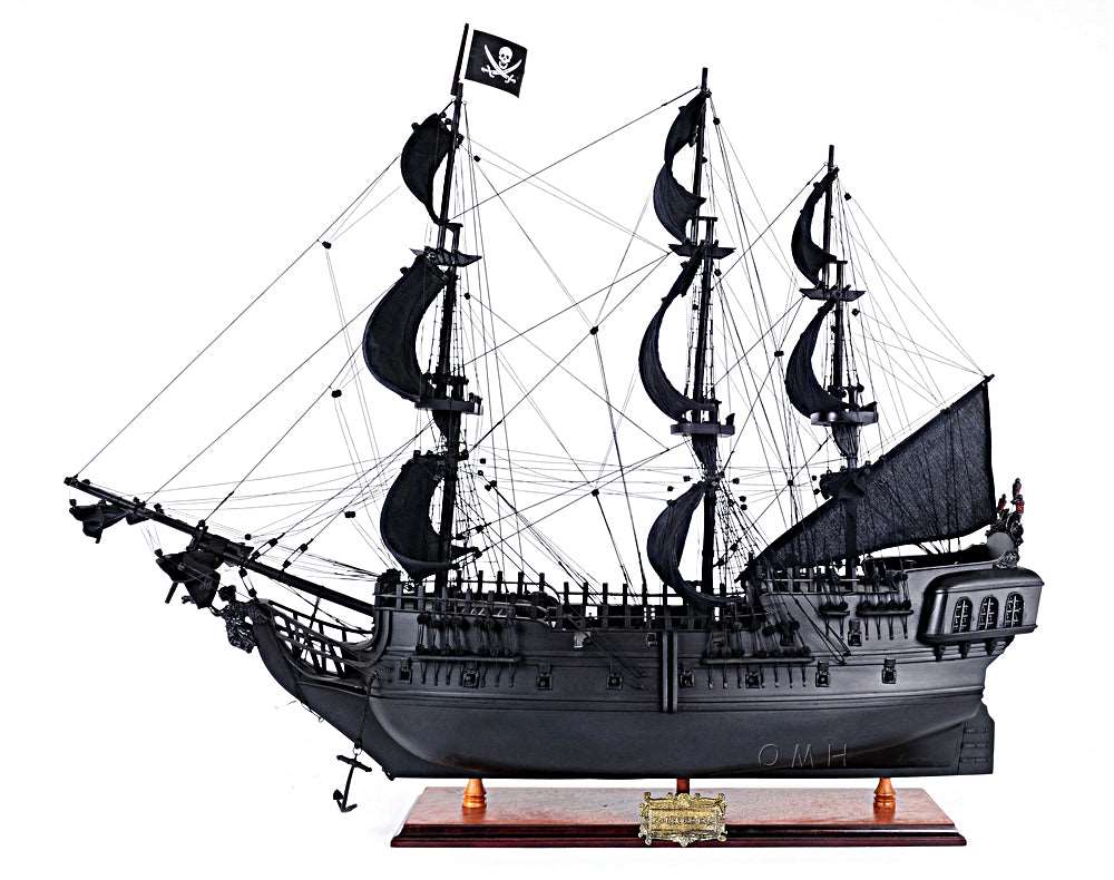 ALDO Hobbies & Creative Arts> Collectibles> Scale Model L: 28 W: 8 H: 24 Inches / NEW / Wood Black Pearl Pirates Tall Ship Model With Display Case