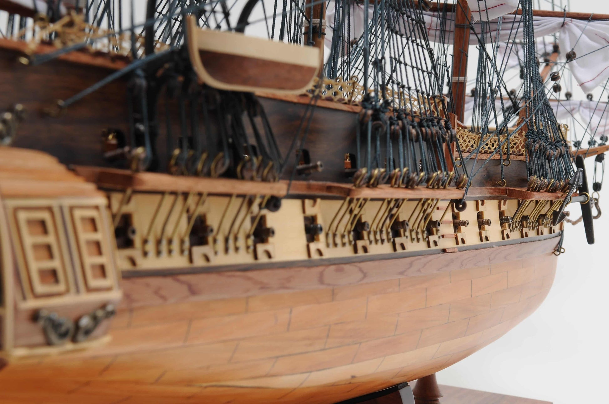 ALDO Hobbies & Creative Arts> Collectibles> Scale Model L: 34 W: 13 H: 31.5 Inches / NEW / Wood USS Constitution Medium Tall Ship Wood Model Sailboat With Tabletop Display Case Combo Assembled