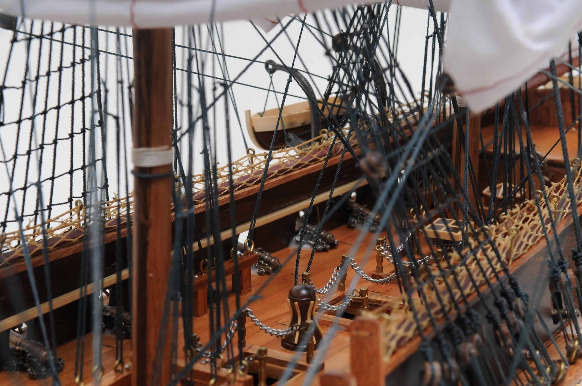 ALDO Hobbies & Creative Arts> Collectibles> Scale Model L: 34 W: 13 H: 31.5 Inches / NEW / Wood USS Constitution Medium Tall Ship Wood Model Sailboat With Tabletop Display Case Combo Assembled