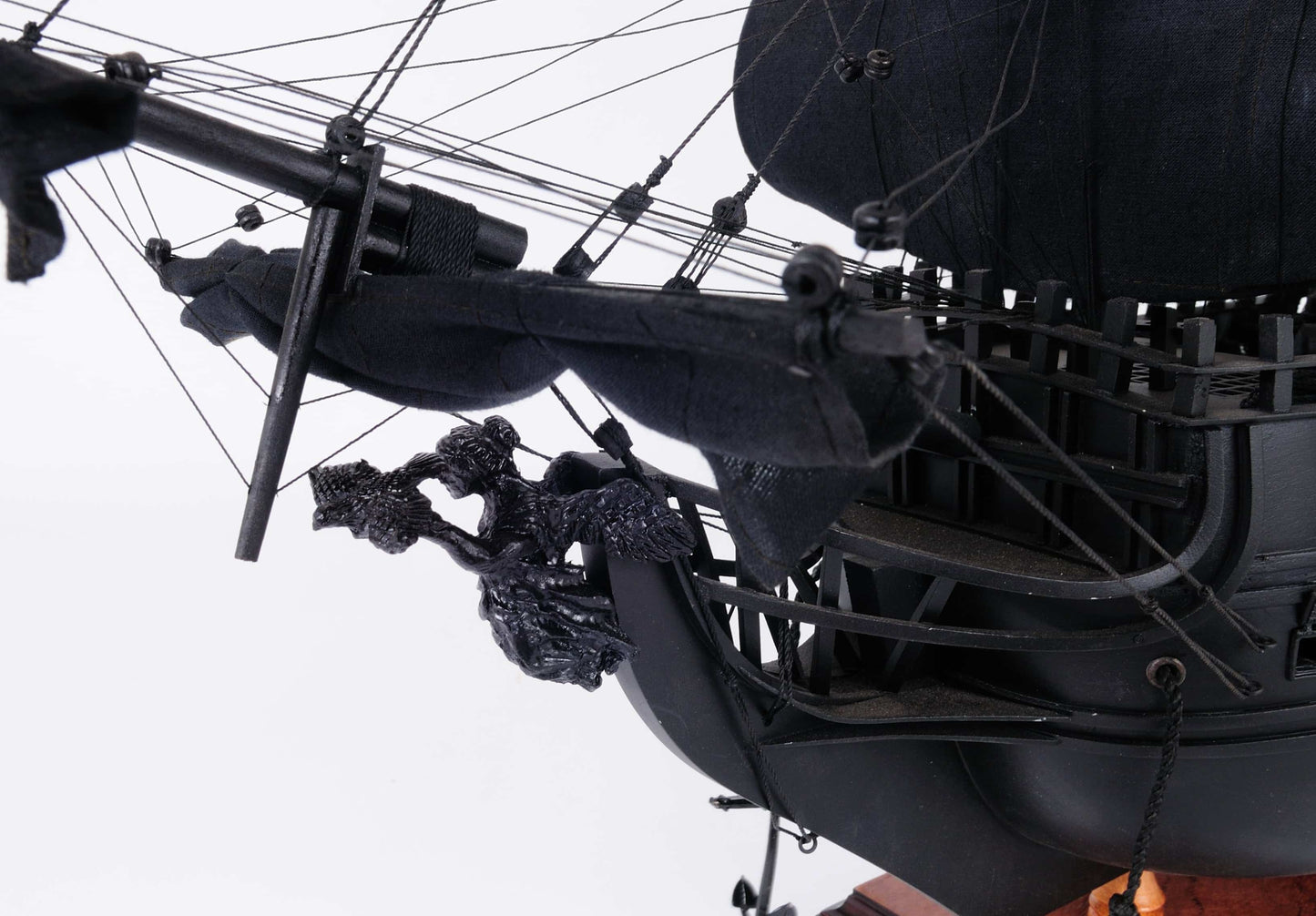 ALDO Hobbies & Creative Arts> Collectibles> Scale Model L: 40 W: 13.75 H: 39.25 Inches / NEW / Wood Black Pearl Pirates of The Caribbean Medium Tall Ship Wood Model Sailboat With Table Top Display Case Assembled