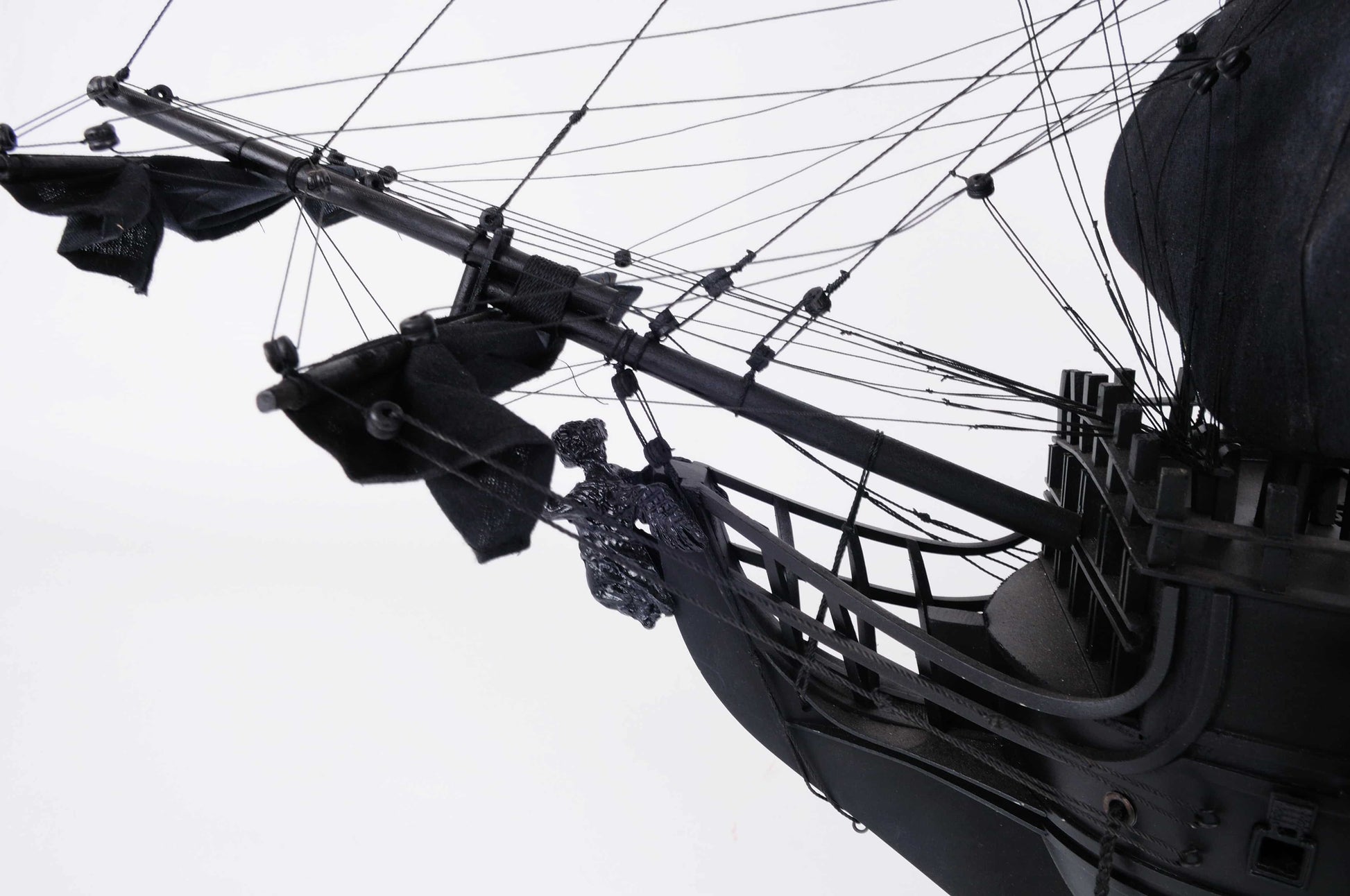 ALDO Hobbies & Creative Arts> Collectibles> Scale Model L: 40 W: 13.75 H: 39.25 Inches / NEW / Wood Black Pearl Pirates of The Caribbean Medium Tall Ship Wood Model Sailboat With Table Top Display Case Assembled