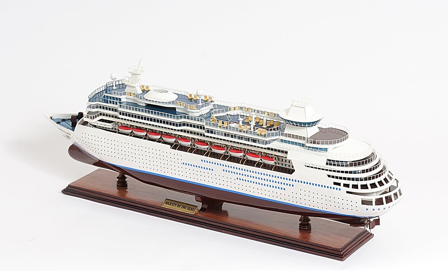 ALDO Hobbies & Creative Arts> Collectibles> Scale Model Majesty of the Seas Royal Caribbean Passenger Ship Ocean Liner Wood Model Assembled