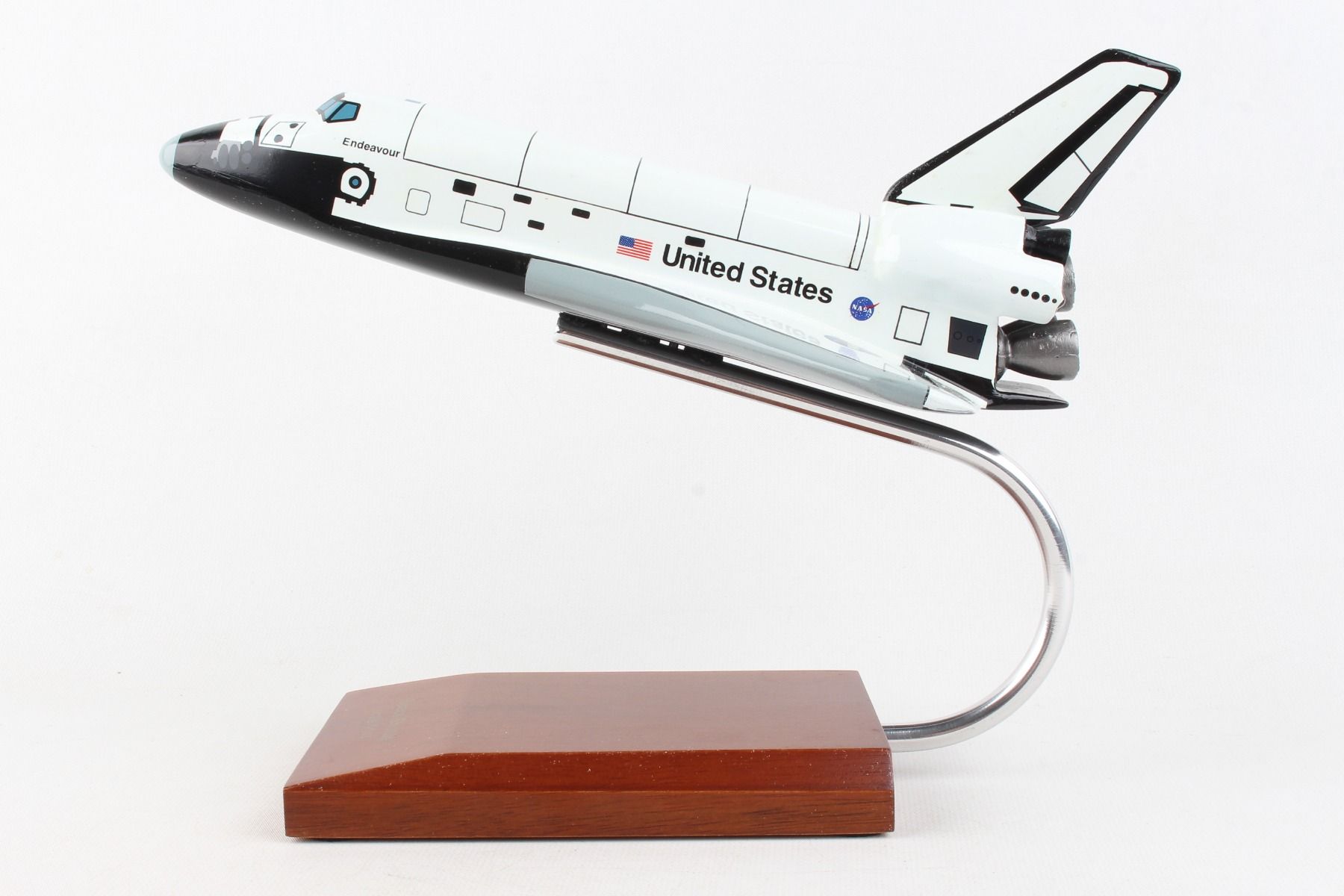 ALDO Hobbies & Creative Arts> Collectibles> Scale Model NASA Space Shuttle Endeavour Orbiter Wood Model Space Craft