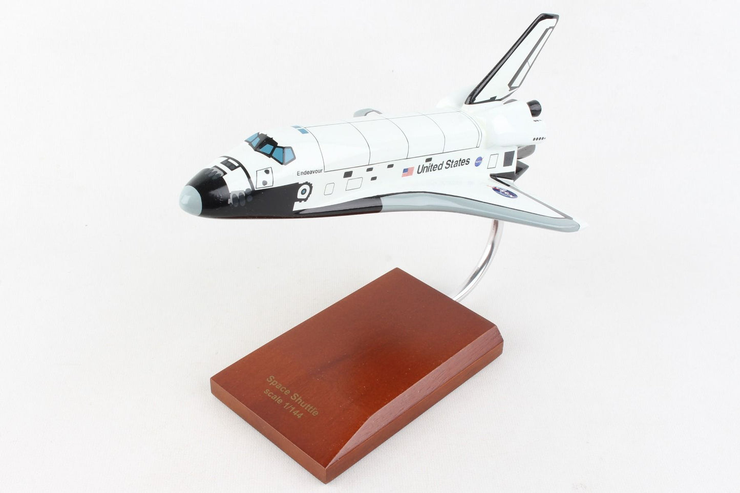 ALDO Hobbies & Creative Arts> Collectibles> Scale Model NASA Space Shuttle Endeavour Orbiter Wood Model Space Craft
