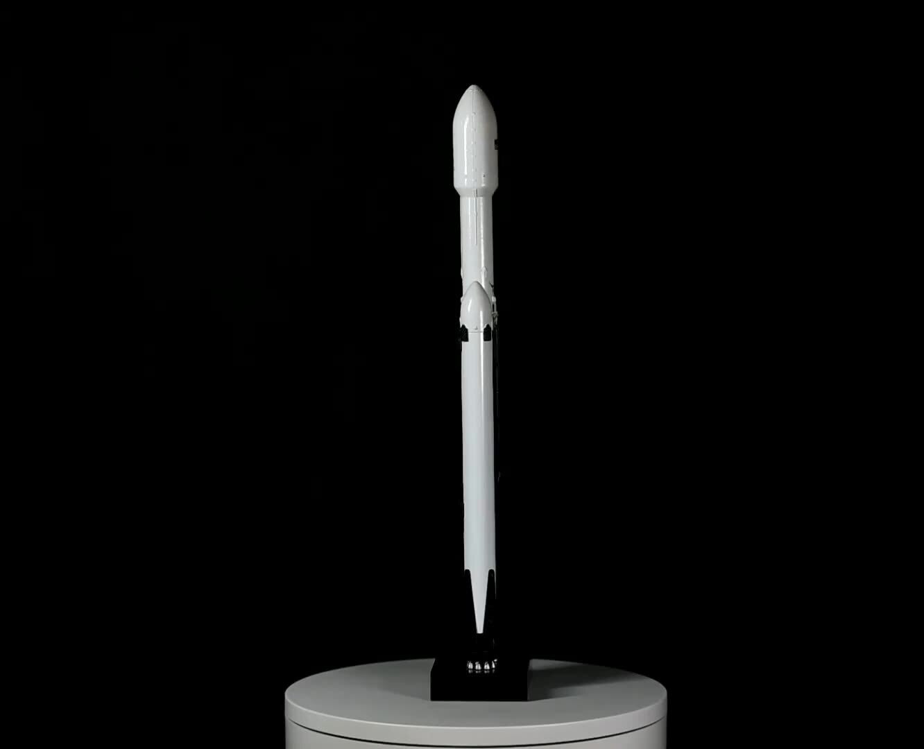 ALDO > Hobbies & Creative Arts> Collectibles> Scale Model NASA Space X Model Rocket Falcon Super Heavy Spacecraft Model Desk Top Display.