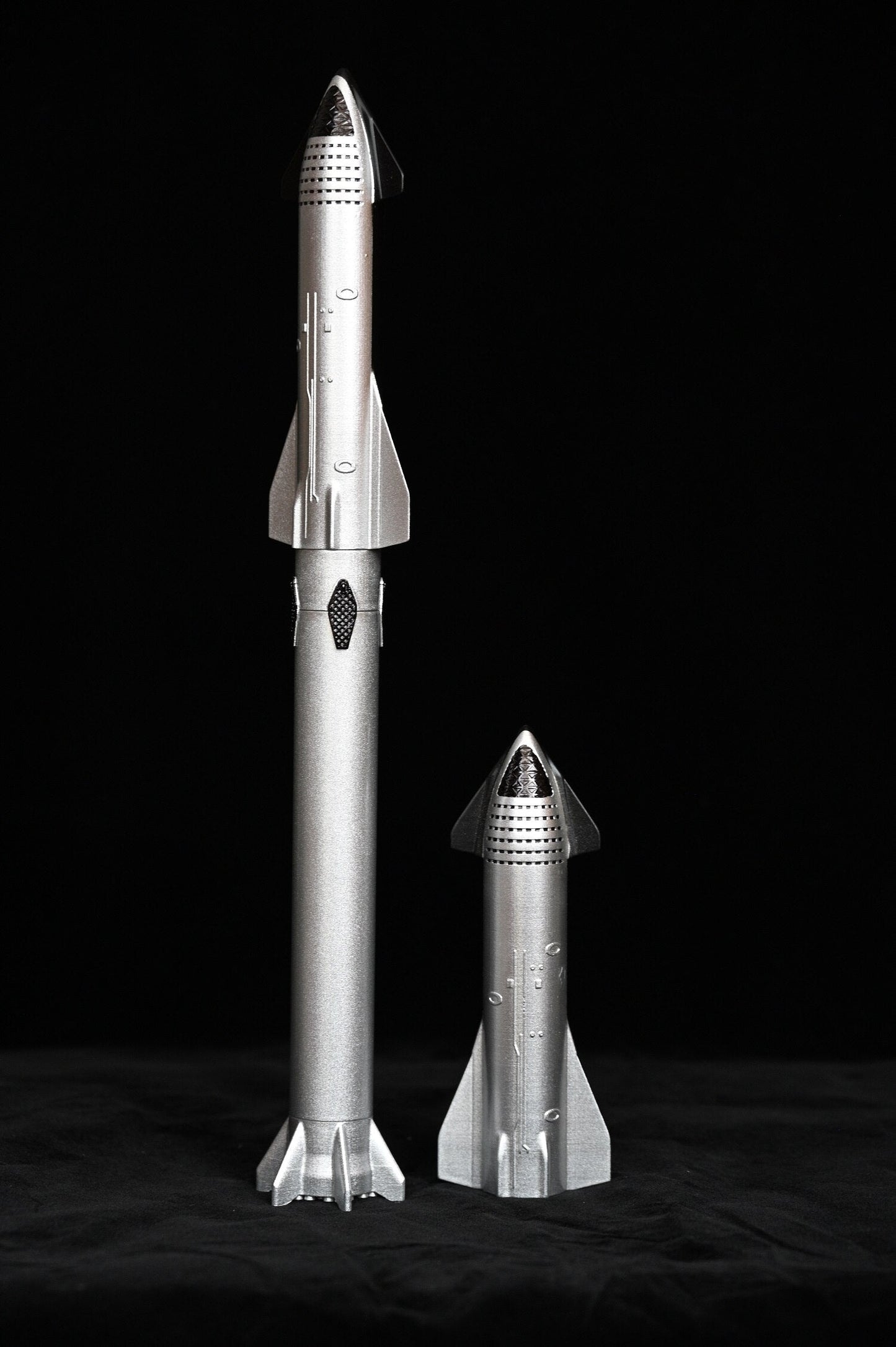 ALDO > Hobbies & Creative Arts> Collectibles> Scale Model NASA Space  X Model Starship Super Heavy Rocket BFR  Spacecraft Model Desk Top Display.