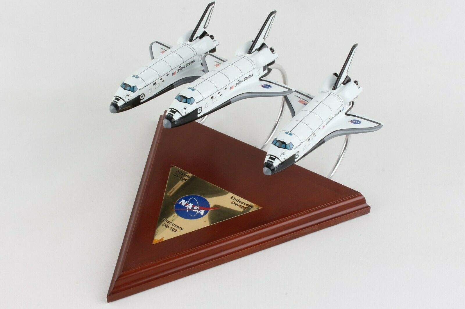 ALDO Hobbies & Creative Arts> Collectibles> Scale Model NASA US Space Shuttles Orbiters Atlantis, Endeavour and Discovery Wood Models Collection
