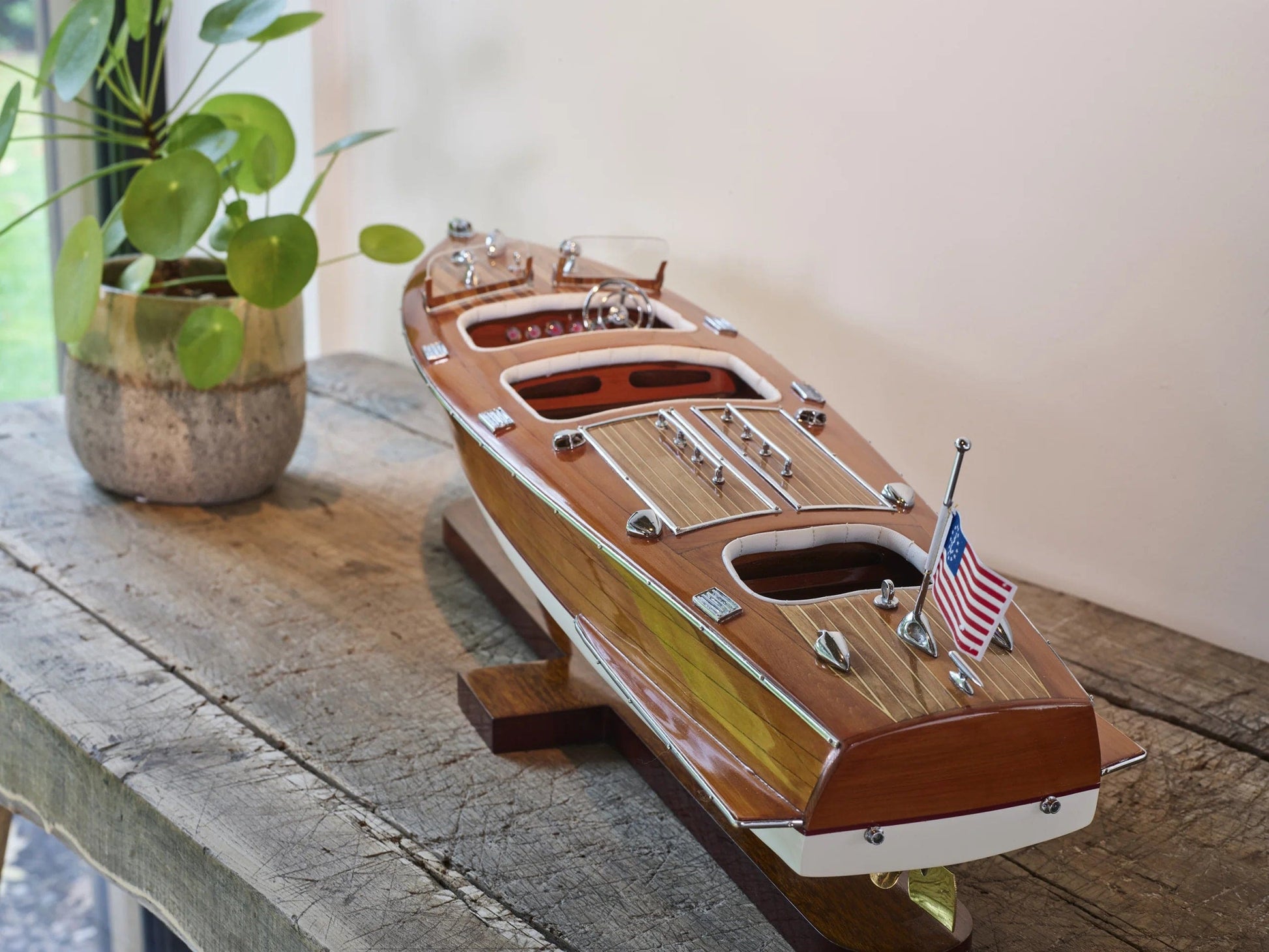 ALDO Hobbies & Creative Arts > Collectibles > Scale Models Chris Craft Triple Cockpit Speedboat Ship Model  Assembled by Authentic Models