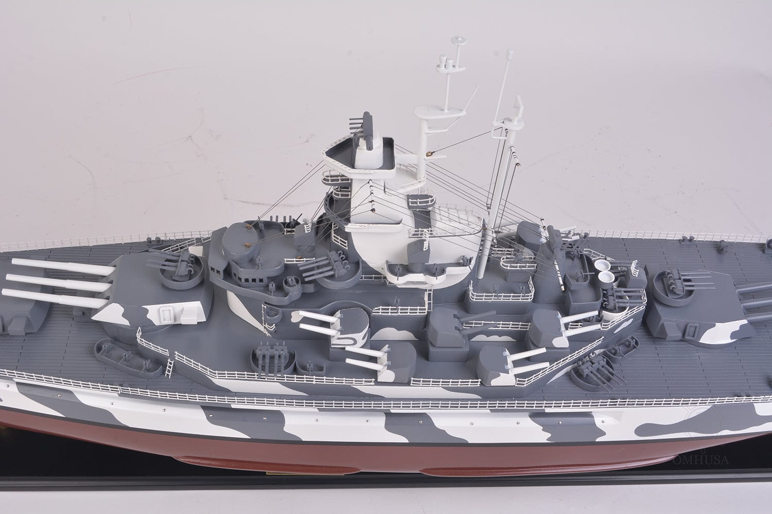 ALDO Hobbies & Creative Arts > Collectibles > Scale Models L: 42.5 W: 7 H: 15.75 Inches / NEW / wood USS Alabama BB-60 Battleship Warship Exclusive Edition XLarge Camouflage Model  Assembled