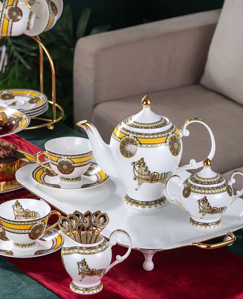 ALDO Home & Kitchen>Dinner Set Elegant Luxury English Royal Court Style Hand Made Fine Porcelain Bone China Gold Plated Coffee and Tea Set 15 Pices