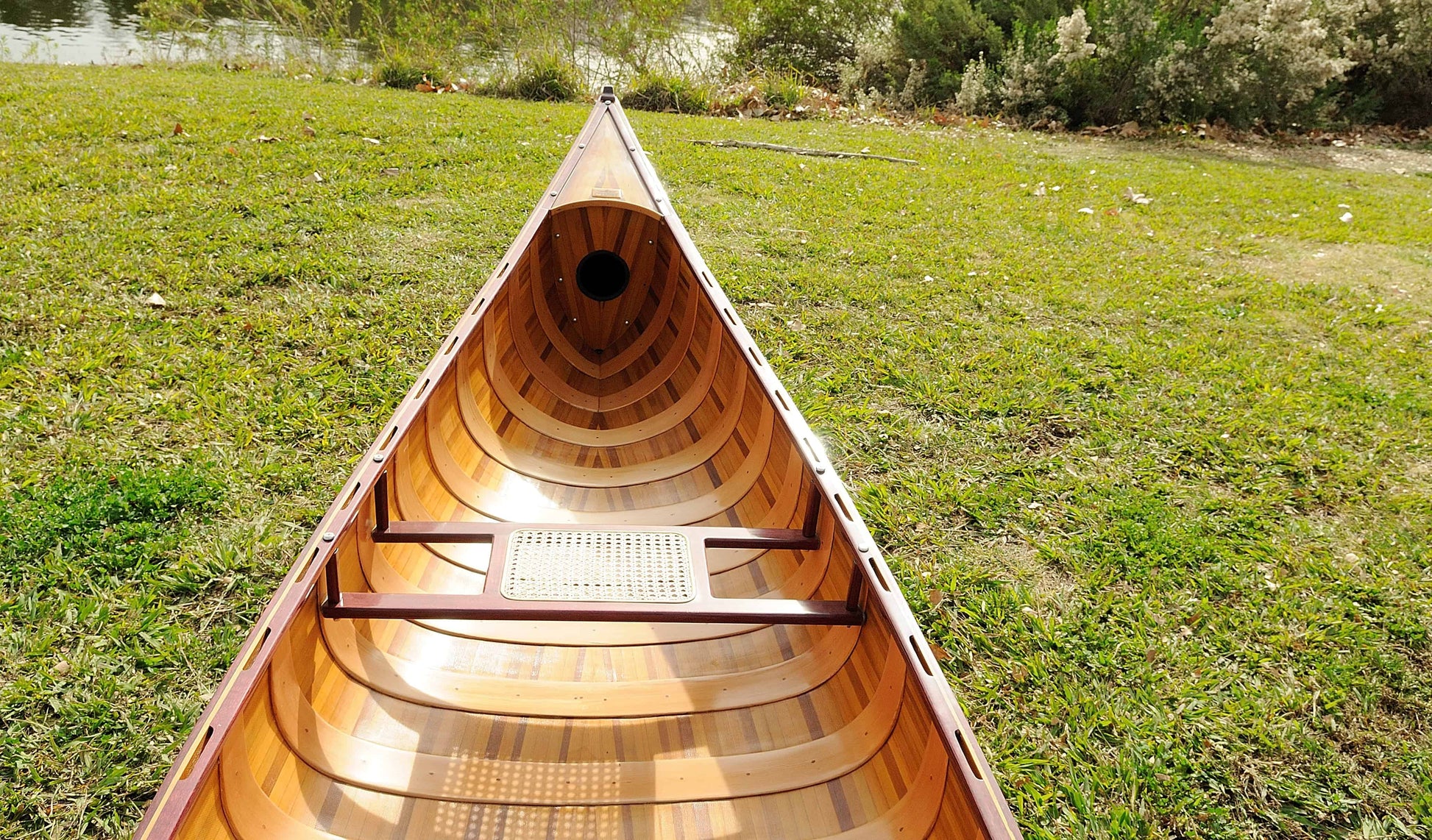 ALDO Kayaking, Canoeing & Rafting>Canoes L: 216 W: 35.5 H: 27 Inches / NEW / wood Real High Quality Canadian Cedar Canoe  With Ribs18 feet